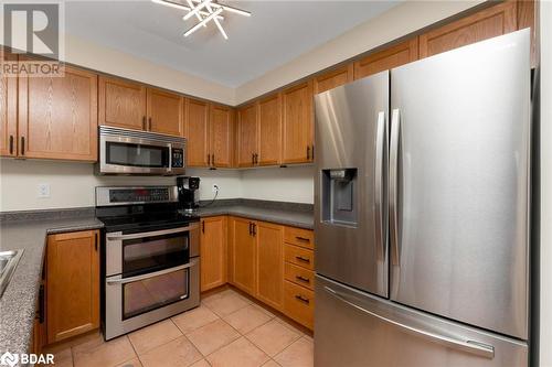 143 Porchlight Road, Brampton, ON - Indoor Photo Showing Kitchen