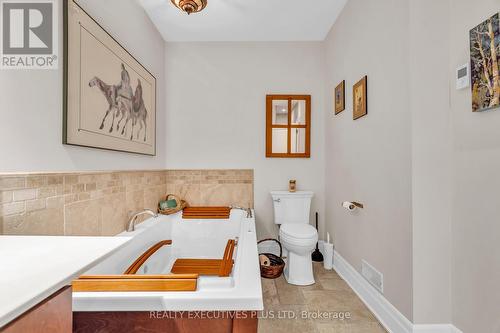 8 Cote Drive, Guelph, ON - Indoor Photo Showing Bathroom