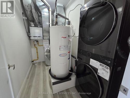 289 Chatham Street, Brantford, ON - Indoor Photo Showing Laundry Room