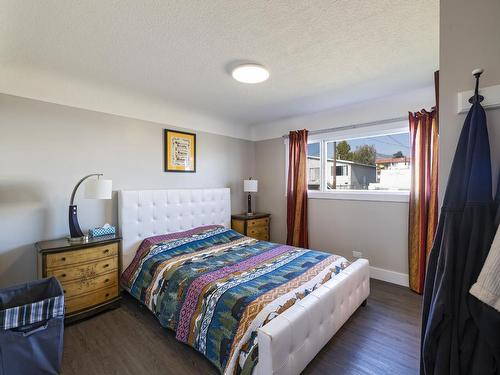 409 Linden Ave, Kamloops, BC - Indoor Photo Showing Bedroom