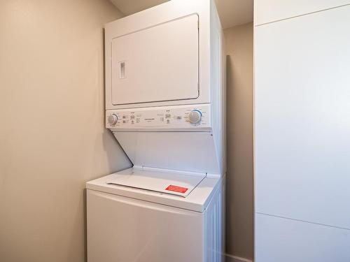 409 Linden Ave, Kamloops, BC - Indoor Photo Showing Laundry Room