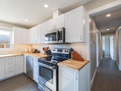 409 Linden Ave, Kamloops, BC - Indoor Photo Showing Kitchen