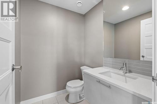 21 103 Willis Crescent, Saskatoon, SK - Indoor Photo Showing Bathroom