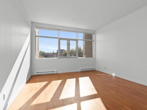 Master bedroom - 305-1 Rue De Castelnau E., Montréal (Villeray/Saint-Michel/Parc-Extension), QC - Indoor Photo Showing Other Room