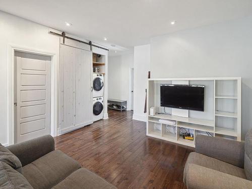 Living room - 309 Rue Moffat, Montréal (Verdun/Île-Des-Soeurs), QC - Indoor Photo Showing Living Room