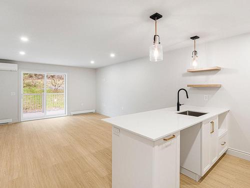 IntÃ©rieur - 11-977 Ch. Massawippi, North Hatley, QC - Indoor Photo Showing Kitchen