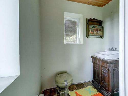 Bathroom - 180 Rue Louisa, Sainte-Émélie-De-L'Énergie, QC - Indoor Photo Showing Other Room