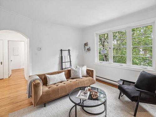 Salon - 6242 Ch. Deacon, Montréal (Côte-Des-Neiges/Notre-Dame-De-Grâce), QC - Indoor Photo Showing Living Room