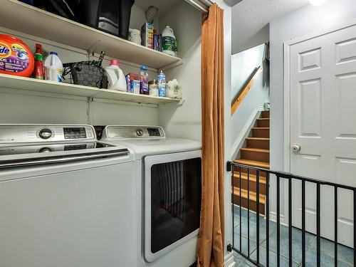 Salle de lavage - 41 Rue Scullion, Gatineau (Buckingham), QC - Indoor Photo Showing Laundry Room