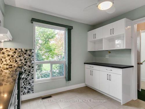 77-705 Burnhamthorpe Rd, Toronto, ON - Indoor Photo Showing Kitchen