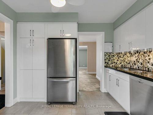 77-705 Burnhamthorpe Rd, Toronto, ON - Indoor Photo Showing Kitchen