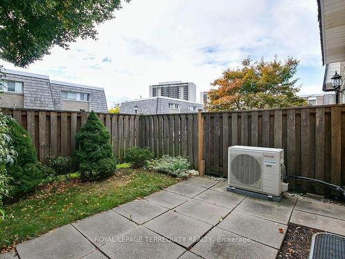 77-705 Burnhamthorpe Rd, Toronto, ON - Outdoor