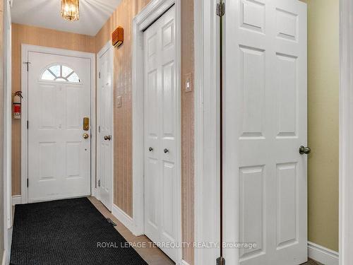 77-705 Burnhamthorpe Rd, Toronto, ON - Indoor Photo Showing Other Room