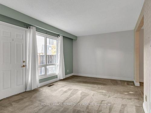 77-705 Burnhamthorpe Rd, Toronto, ON - Indoor Photo Showing Other Room