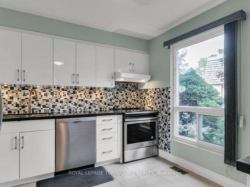 77-705 Burnhamthorpe Rd, Toronto, ON - Indoor Photo Showing Kitchen With Upgraded Kitchen