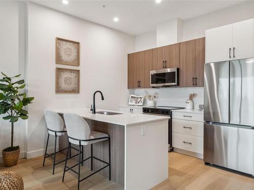 403-2770 Winster Rd, Langford, BC - Indoor Photo Showing Kitchen