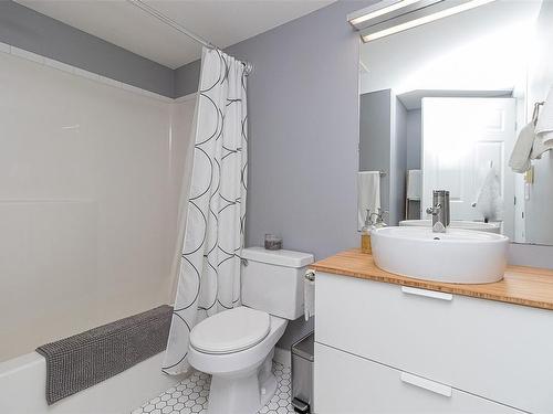 106-364 Goldstream Ave, Colwood, BC - Indoor Photo Showing Bathroom