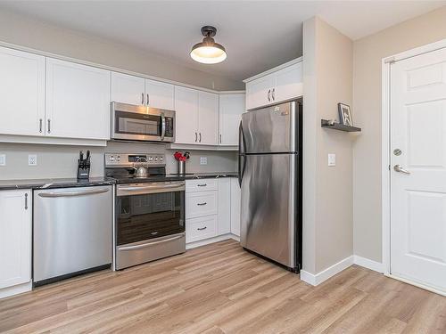 106-364 Goldstream Ave, Colwood, BC - Indoor Photo Showing Kitchen