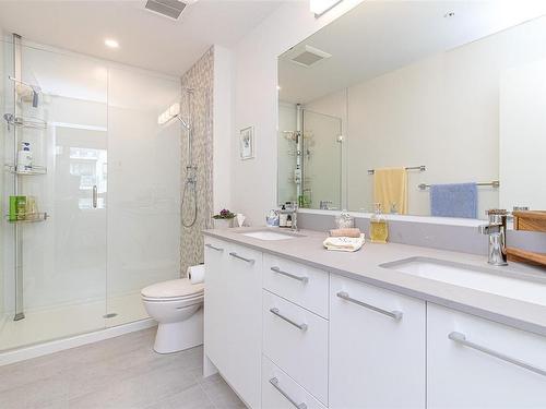 402-960 Reunion Ave, Langford, BC - Indoor Photo Showing Bathroom