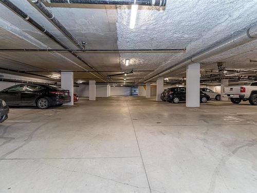 402-960 Reunion Ave, Langford, BC - Indoor Photo Showing Garage