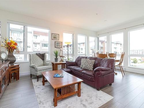 402-960 Reunion Ave, Langford, BC - Indoor Photo Showing Living Room