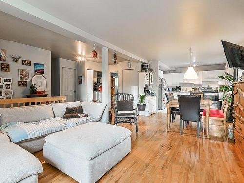 Living room - 176  - 178 Rue Roy, Longueuil (Le Vieux-Longueuil), QC - Indoor Photo Showing Living Room