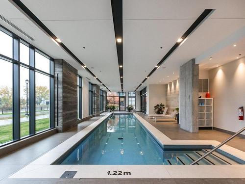 Piscine - 801-1330 Rue Olier, Montréal (Le Sud-Ouest), QC - Indoor Photo Showing Other Room With In Ground Pool