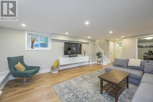 12 Killarney Road, London, ON - Indoor Photo Showing Living Room