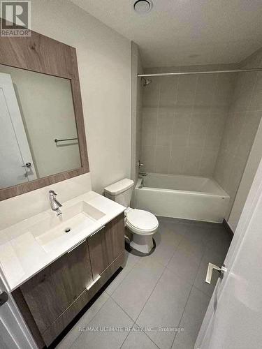 1101 - 25 Adra Grado Way, Toronto, ON - Indoor Photo Showing Bathroom