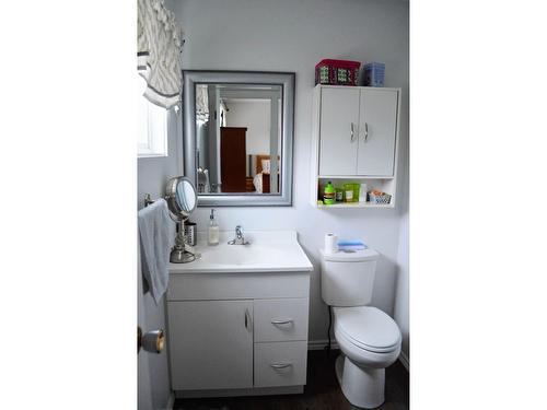 2181 72Nd Avenue, Grand Forks, BC - Indoor Photo Showing Bathroom