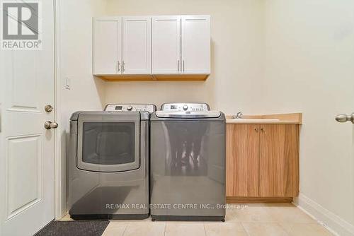 13 Dunley Crescent, Brampton, ON - Indoor Photo Showing Laundry Room