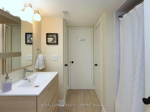 164-85 Bristol Rd E, Mississauga, ON - Indoor Photo Showing Bathroom