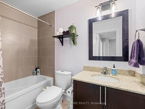 Q72-750 Lawrence St, Cambridge, ON - Indoor Photo Showing Bathroom