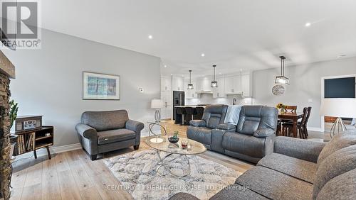 39 Gibbons Street, Norfolk, ON - Indoor Photo Showing Living Room