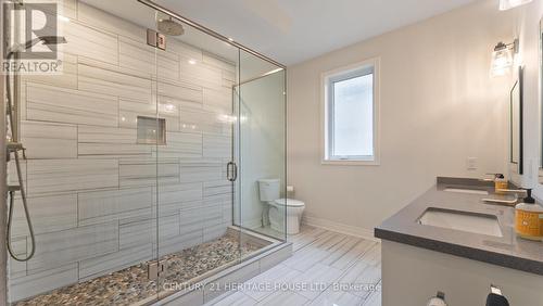 39 Gibbons Street, Norfolk, ON - Indoor Photo Showing Bathroom