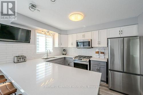 192 Severn Drive, Guelph, ON - Indoor Photo Showing Kitchen