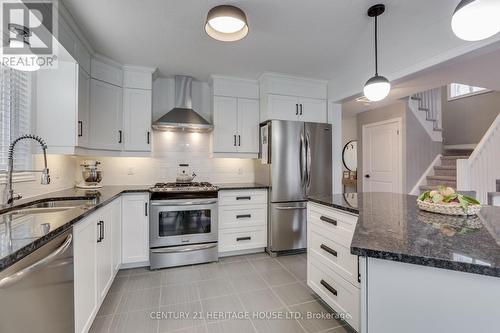 10 Fraser Drive, Stratford, ON - Indoor Photo Showing Kitchen With Stainless Steel Kitchen With Double Sink With Upgraded Kitchen