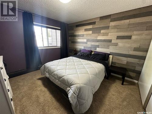 107 1832 Eaglesham Avenue, Weyburn, SK - Indoor Photo Showing Bedroom