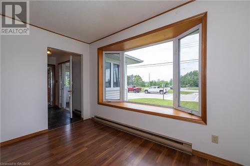 2543 3Rd Avenue E, Owen Sound, ON - Indoor Photo Showing Other Room