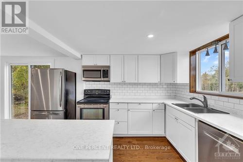 2116 County Road 2 Road, Alfred And Plantagenet, ON - Indoor Photo Showing Kitchen With Stainless Steel Kitchen With Double Sink