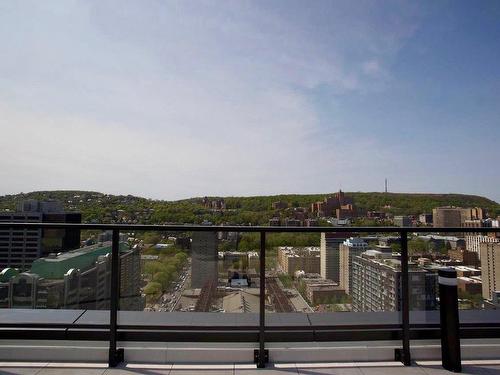 View - 2802-2320 Rue Tupper, Montréal (Ville-Marie), QC - Outdoor With Balcony With View