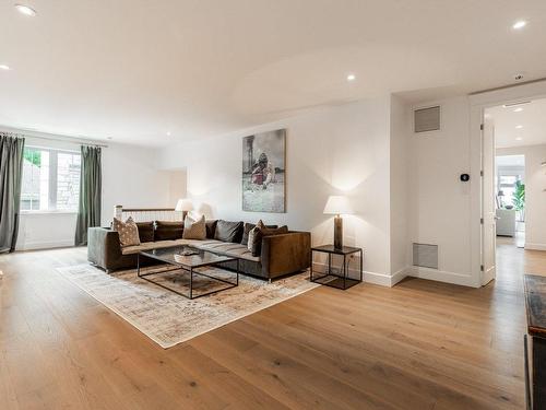 Salle familiale - 8 Rue Royalview, Hudson, QC - Indoor Photo Showing Living Room