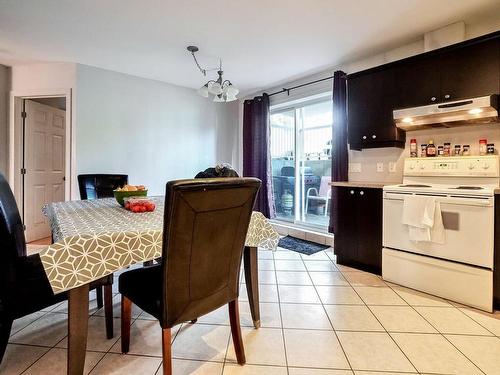 Dining room - 231 Rue De Carillon, Saint-Jean-Sur-Richelieu, QC - Indoor Photo Showing Kitchen