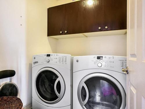 Laundry room - 231 Rue De Carillon, Saint-Jean-Sur-Richelieu, QC - Indoor Photo Showing Laundry Room