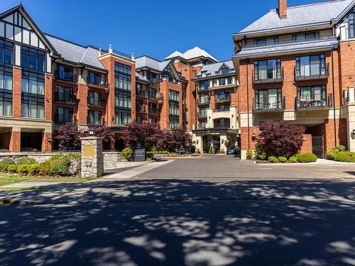 103-1375 Newport Ave, Oak Bay, BC - Outdoor With Facade