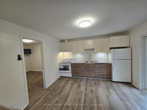 24 Courtland St, Orillia, ON - Indoor Photo Showing Kitchen