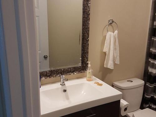 24 Courtland St, Orillia, ON - Indoor Photo Showing Bathroom