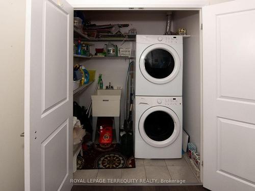 1207-35 Fontenay Crt, Toronto, ON - Indoor Photo Showing Laundry Room