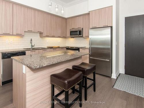 1207-35 Fontenay Crt, Toronto, ON - Indoor Photo Showing Kitchen With Stainless Steel Kitchen With Upgraded Kitchen