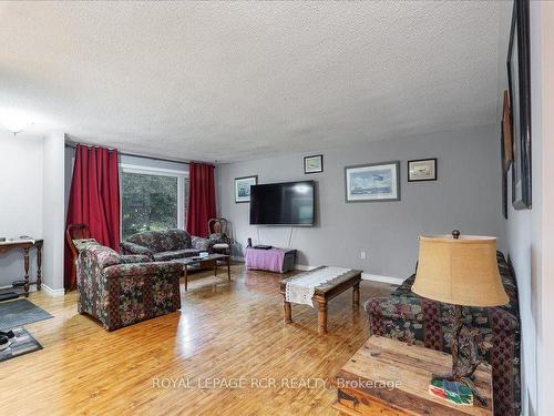 210 Weber St, Wellington North, ON - Indoor Photo Showing Living Room